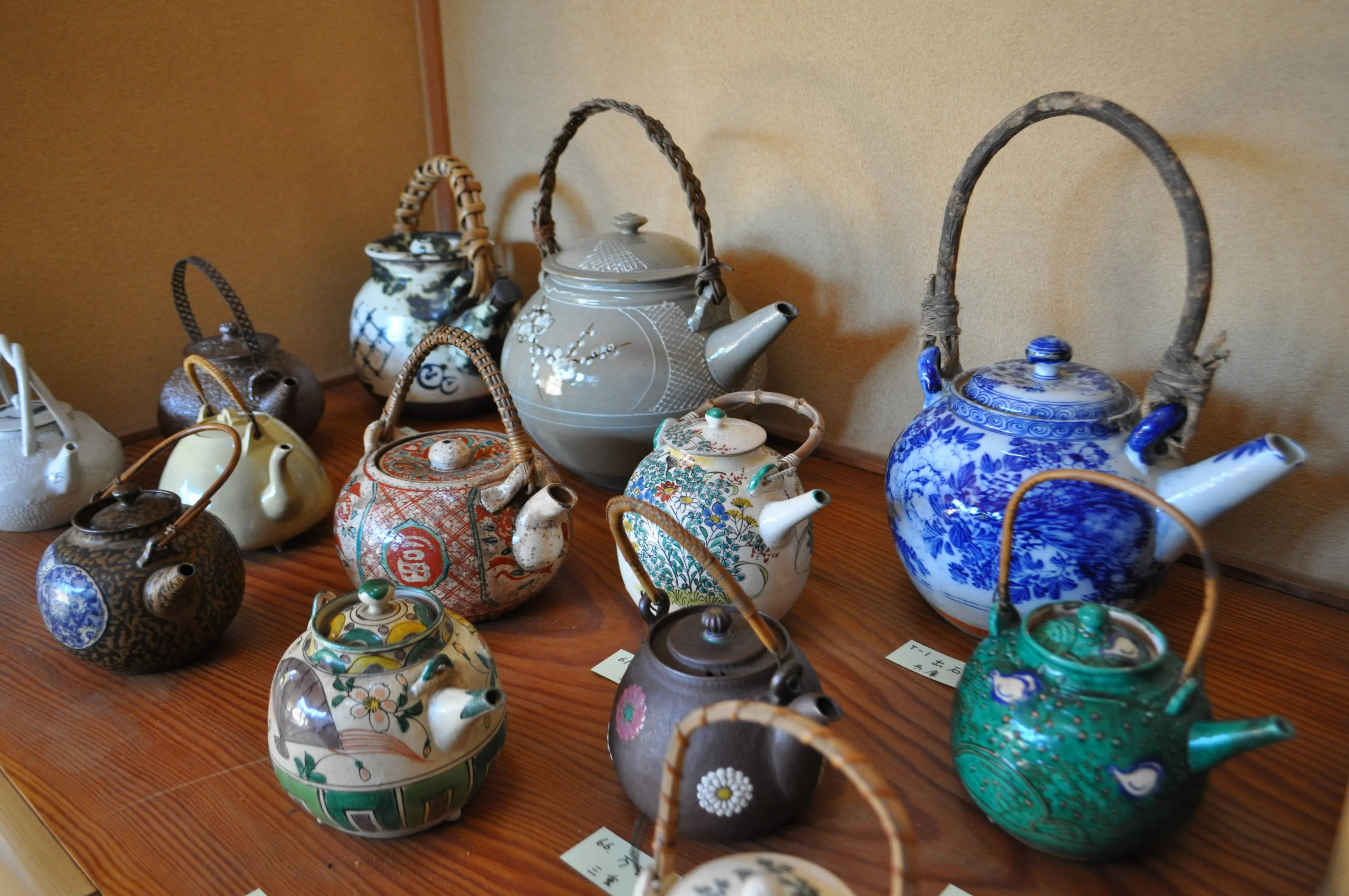Dobin earthenware teapots from the Bancha Research Society collection